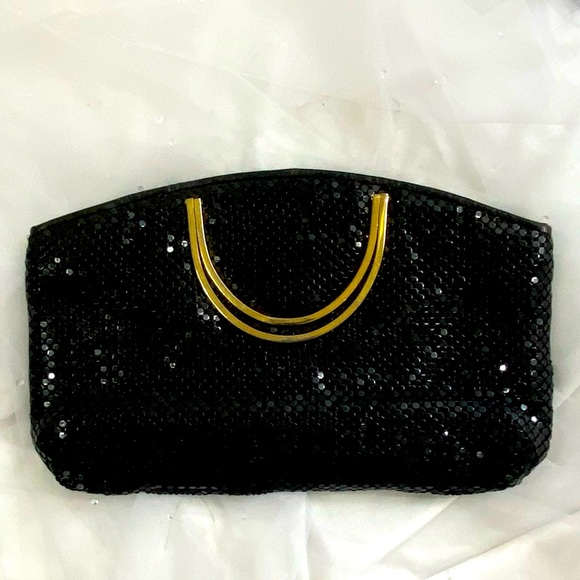 Black Chainmail 🔵 Evening Bag With Gold handles - Picture 2 of 10